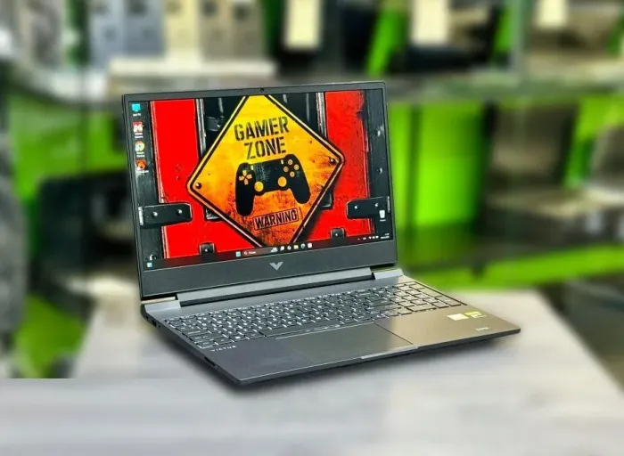 Ігровий ноутбук Б-клас HP Victus 15-fd2082wm / 15.6" (1920x1080) IPS / AMD Ryzen 5 8645HS (6 (12) ядер по 4.3 - 5.0 GHz) / 16 GB DDR5 / 512 GB SSD M.2 / nVidia GeForce RTX 4050, 6 GB GDDR6, 96-bit / WebCam / Win 11 Home б/в - зображення 3