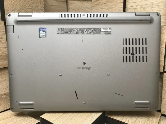 Ультрабук Б-клас Dell Latitude 5420 / 14" (1920x1080) IPS / Intel Core i5-1135G7 (4 (8) ядра по 4.2 GHz) / 8 GB DDR4 / 256 GB SSD M.2 / Intel Iris Xe Graphics / WebCam / Windows 10 б/в - зображення 10