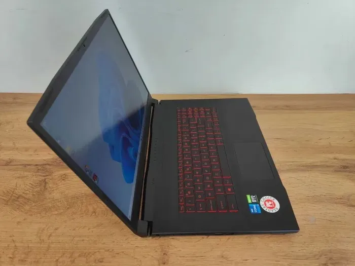 Ігровий ноутбук MSI Katana GF66 11UD / 15.6" IPS / Core i7-11800H (8 (16) ядер по 2.3-4.6 GHz) / 32GB DDR4 / 512GB SSD / GeForce RTX 3050 Ti, 4GB GDDR6, 128-bit / WebCam / Win 11 Home б/в - зображення 6