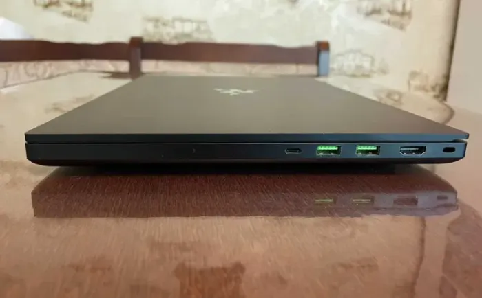 Ігровий ноутбук Б-клас Razer Blade 15 / 15.6" (1920x1080) IPS / Intel Core i7-10750H (6 (12) ядер по 2.6 - 5.0 GHz) / 16 GB DDR4 / 512 GB SSD / nVidia GeForce RTX 2060, 6 GB GDDR6, 192-bit / WebCam б/в - зображення 7