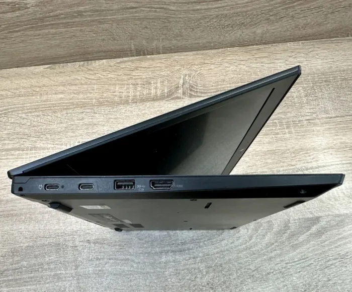 Ноутбук Б-клас Lenovo ThinkPad L380 / 13.3" (1920x1080) TN / Intel Core i5-8250U (4 (8) ядра по 1.6 - 3.4 GHz) / 8 GB DDR4 / 256 GB SSD / Intel UHD Graphics 620 / WebCam / Windows 10 б/в - зображення 4