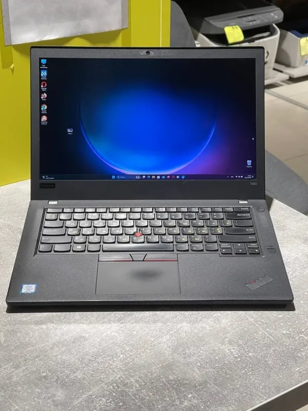 Ультрабук Lenovo ThinkPad T480 / 14" (1920x1080) IPS / Intel Core i5-8250U (4 (8) ядра по 1.6 - 3.4 GHz) / 8 GB DDR4 / 480 GB SSD / Intel UHD Graphics 620 / WebCam б/в - зображення 2