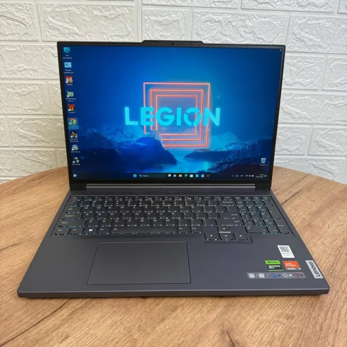 Ігровий ноутбук Lenovo Legion Slim 5 16APH8 / 16" (1920x1200) IPS / AMD Ryzen 5 7640HS (6 (12) ядер по 4.3 - 5.0 GHz) / 16 GB DDR5 / 512 GB SSD / nVidia GeForce RTX 4060, 8 GB GDDR6, 128-bit / WebCam б/в - зображення 2