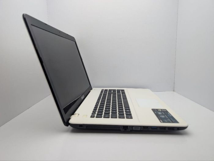 Ноутбук Asus F751S / 17.3” (1600x900) TN / Intel Pentium N3710 (4 ядра по 1.6 - 2.56 GHz) / 8 GB DDR3 / 1000 GB HDD / Intel HD Graphics / WebCam / DVD-ROM б/в - зображення 6