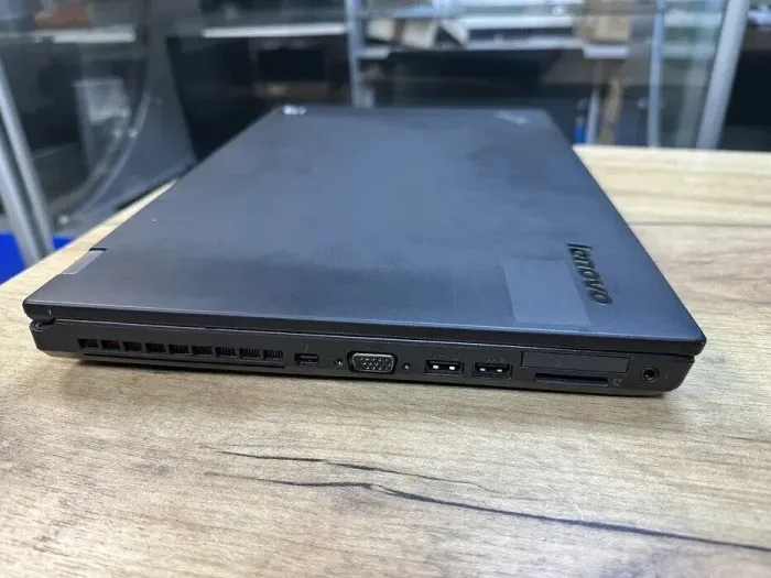 Мобільна робоча станція Б-клас Lenovo ThinkPad W540 / 15.6" (1920x1080) TN / Intel Core i7-4800MQ (4 (8) ядра по 2.7 - 3.7 GHz) / 8 GB DDR3 / 240 GB SSD / nVidia Quadro K1100M, 2 GB GDDR5, 128-bit / WebCam / VGA б/в - зображення 7