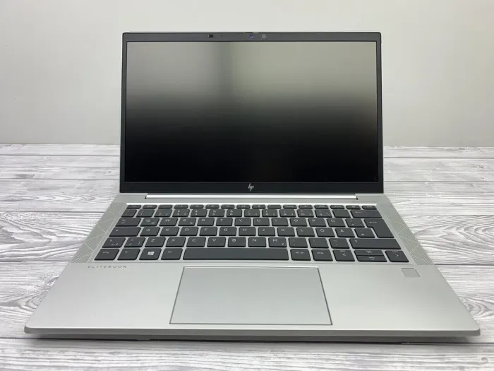 Ультрабук Б-клас HP EliteBook 830 G8 / 13.3" (1920x1080) IPS / Intel Core i5-1145G7 (4 (8) ядра по 2.6 - 4.4 GHz) / 16 GB DDR4 / 512 GB SSD / Intel Iris X Graphics / WebCam б/в - зображення 2