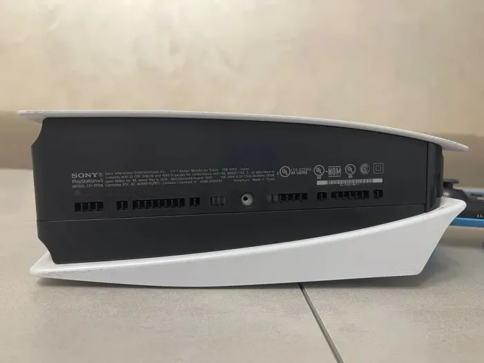 Ігрова консоль Sony Playstation PS5 CFI-1015B / AMD Ryzen Zen 2 Custom (8 ядер по 3.5 GHz) / 16 GB GDDR6 / 825 GB SSD / AMD Radeon RDNA 2, 16 GB GDDR6, 256-bit / Wi-Fi б/в - зображення 6