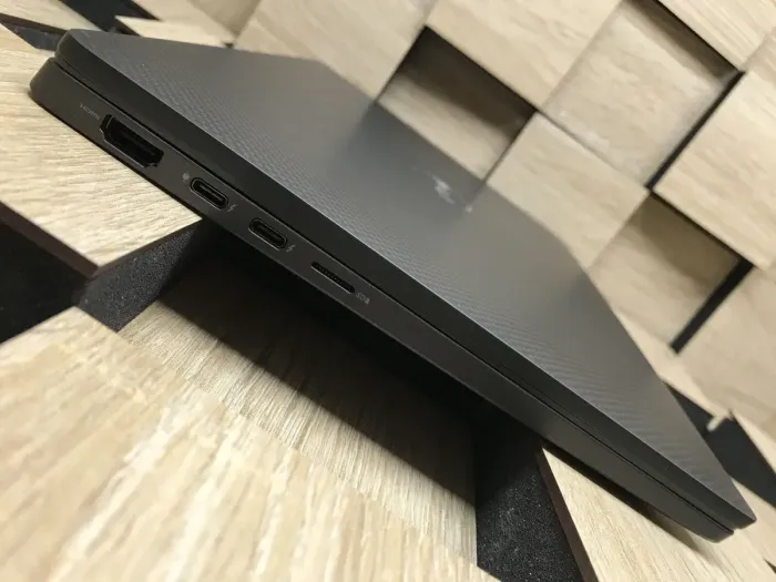 Ультрабук Б-клас Dell Latitude 7410 / 14" (1920x1080) IPS / Intel Core i5-10210U (4 (8) ядра по 1.6 - 4.2 GHz) / 8 GB DDR4 / 256 GB SSD M.2 / Intel UHD Graphics / WebCam / Fingerprint / USB 3.2 / HDMI / Windows 10 б/в - зображення 5