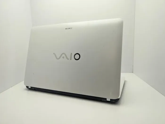 Ноутбук Sony SVF152C29M / 15.6" (1366x768) TN / Intel Pentium 2117U (2 ядра по 1.8 GHz) / 6 GB DDR3 / 320 GB HDD / Intel HD Graphics 2500 / WebCam б/в - зображення 7