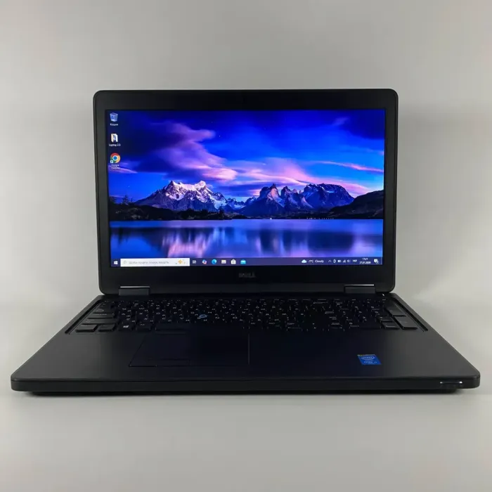 Ноутбук Б-клас Dell Latitude E5550 / 15.6" (1366x768) TN / Intel Core i5-5300U (2 (4) ядра по 2.3 - 2.9 GHz) / 16 GB DDR3 / 128 GB SSD / Intel HD Graphics 5500 / WebCam / HDMI б/в - зображення 2