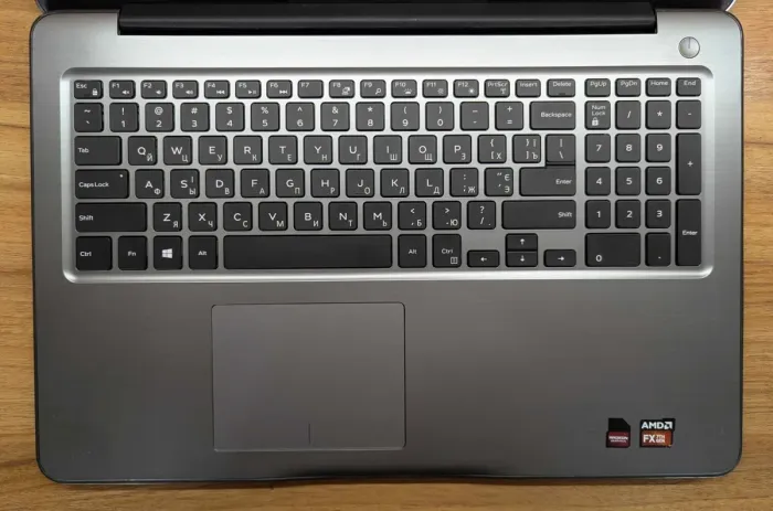 Ноутбук Dell Inspiron 5565 / 15.6" (1366x768) TN / AMD FX-9800P (4 ядра по 2.7 - 3.6 GHz) / 16 GB DDR4 / 480 GB SSD / AMD Radeon R8 M445DX, 4 GB DDR3, 128-bit / WebCam / Windows 10 б/в - зображення 3