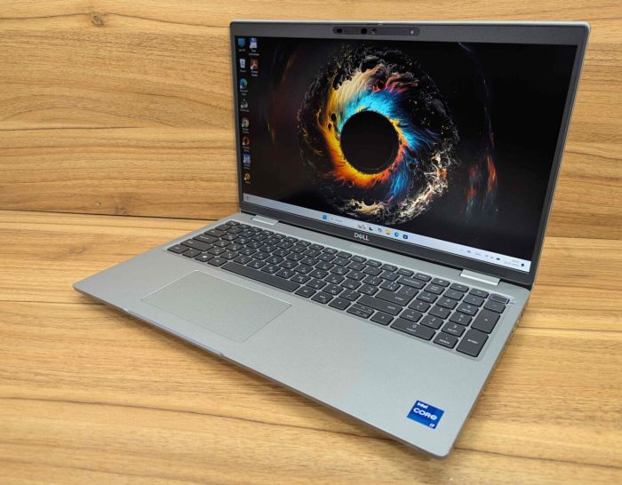 Ультрабук Dell Latitude 5520 / 15.6" (1920x1080) IPS Touch / Intel Core i7-1165G7 (4 (8) ядра по 2.8 - 4.7 GHz) / 24 GB DDR4 / 512 GB SSD / Intel Iris Xe Graphics / WebCam / TouchID / Windows 11 б/в - зображення 5