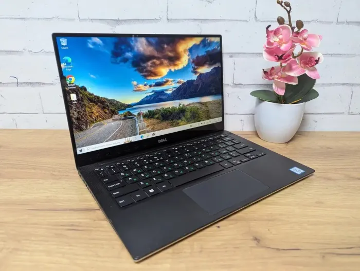 Ультрабук Dell XPS 13 9360 (P54G) / 13.3" (1920x1080) IPS Touch / Intel Core i5-6200U (2 (4) ядра по 2.3 - 2.8 GHz) / 8 GB DDR4 / 256 GB SSD / Intel HD Graphics 620 / WebCam б/в - зображення 5