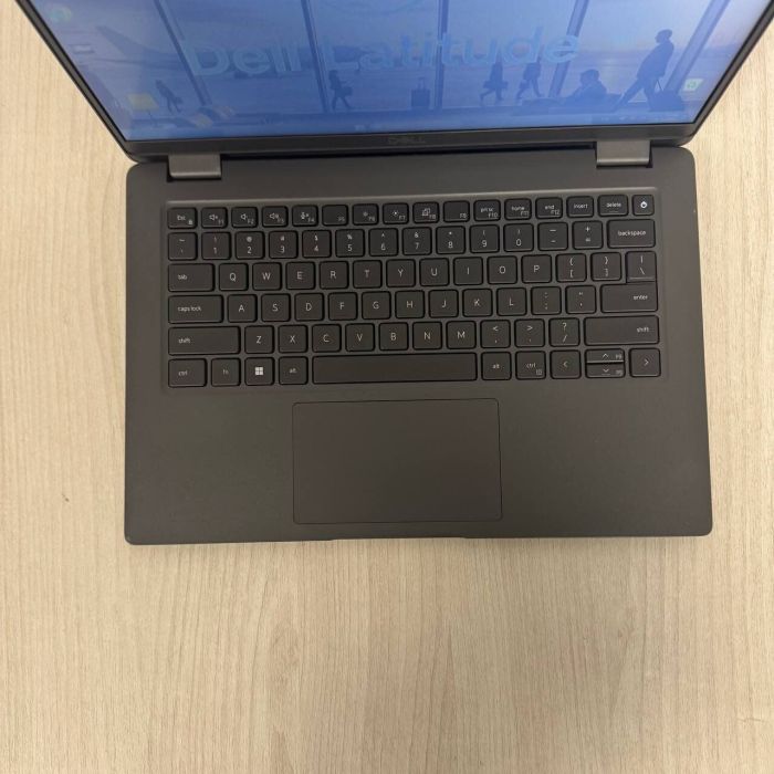 Ультрабук Б-клас Dell Latitude 3440 / 14" (1366x768) TN / Intel Core i3-1215U (6 (8) ядер по 1,2 - 4,4 ГГц) / 8 ГБ DDR4 / 256 ГБ SSD NVMe / Intel UHD Graphics / WebCam б/в - зображення 6