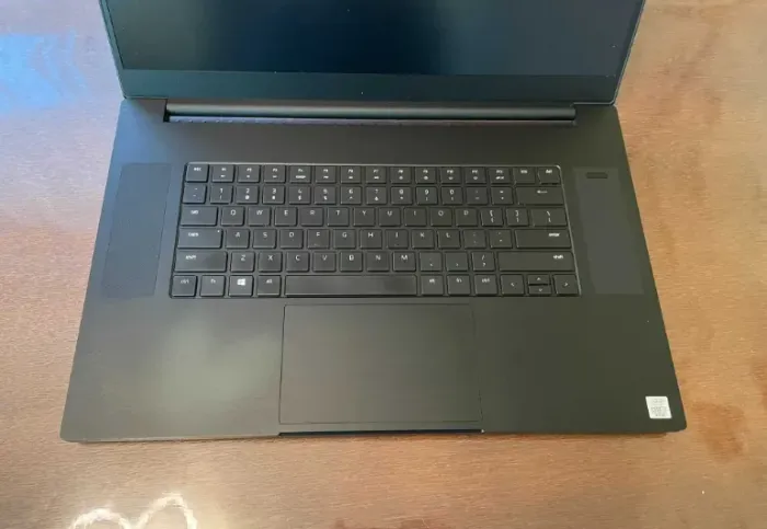 Ігровий ноутбук Razer Blade Pro 17 / 17.3" (2560x1440) IPS / Intel Core i7-10875H (8 (16) ядер по 2.3 - 5.1 GHz) / 64 GB DDR4 / 512 GB SSD+2000 GB SSD / nVidia GeForce RTX 3070, 8 GB GDDR6, 256-bit / WebCam б/в - зображення 4