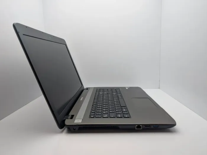 Ноутбук Medion Akoya E7225 / 17.3" (1600x900) TN / Intel Celeron N2940 (4 ядра по 1.83 - 2.25 GHz) / 6 GB DDR3 / 128 GB SSD / Intel HD Graphics / WebCam б/в - зображення 5