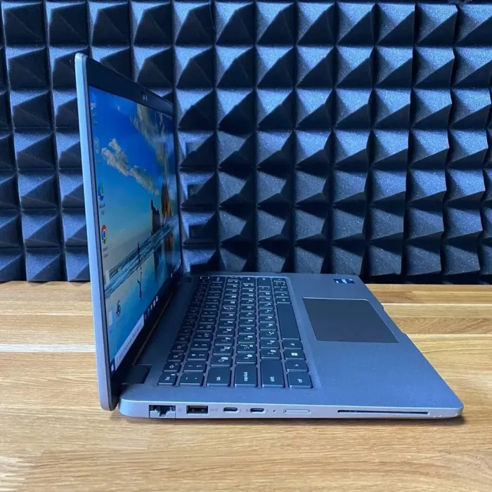 Ультрабук Б-клас Dell Latitude 5440 / 14" (1920x1080) IPS / Intel Core i5-1345U (10 (12) ядер по 3.5 - 4.7 GHz) / 16 GB DDR4 / 256 GB SSD / Intel Iris Xe Graphics / WebCam б/в - зображення 5