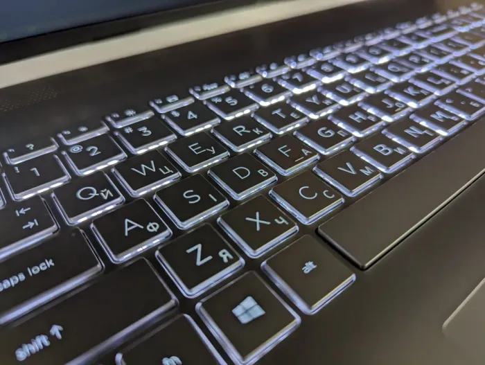 Ноутбук Б-клас HP 17-bya3672cl / 17.3" (1600x900) TN / Intel Core i5-1035G1 (4 (8) ядра по 1.0 - 3.6 GHz) / 16 GB DDR4 / 480 GB SSD / Intel UHD Graphics / WebCam / Windows 10 б/в - зображення 7