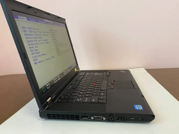Ноутбук Б-клас Lenovo ThinkPad T520 / 15.6" (1366x768) TN / Intel Core i5-2410M (2 (4) ядра по 2.3 - 2.9 GHz) / 4 GB DDR3 / 120 GB SSD / Intel HD Graphics 3000 / WebCam / DisplayPort б/в - зображення 4