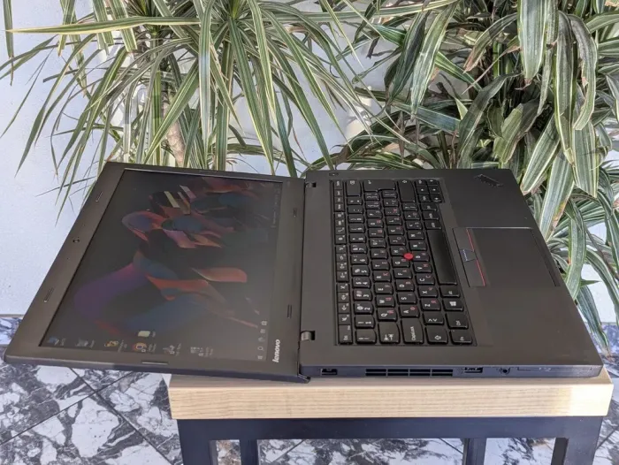 Ноутбук Б-клас Lenovo ThinkPad L450 / 14" (1366x768) TN / Intel Core i3-5005U (2 (4) ядра по 2.0 GHz) / 8 GB DDR3 / 128 GB SSD / Intel HD Graphics 5500 / WebCam / VGA б/в - зображення 9