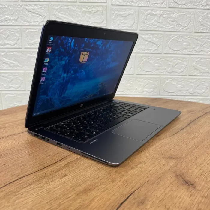 Ультрабук Б-клас HP EliteBook Folio 1040 G2 / 14" (1600x900) TN / Intel Core i5- 5300U (2 (4) ядра по 2.3 - 2.9 GHz) / 8 GB DDR3 / 256 GB SSD / Intel HD Graphics 5500 / WebCam б/в - зображення 4