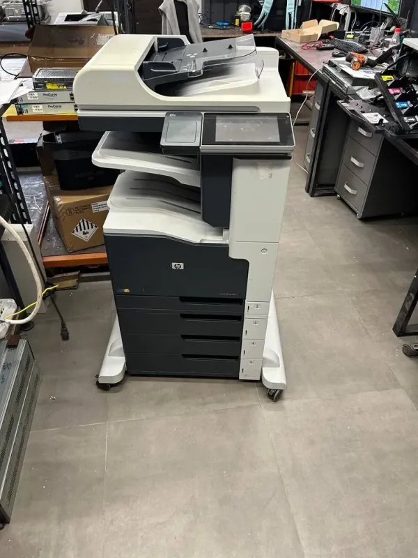 БФП НР LaserJet Enterprise 700 color M775z+ / Лазерний кольоровий друк / A3 / 600x600 dpi / 30 стор/хв / Ethernet, USB 2.0 б/в - зображення 2