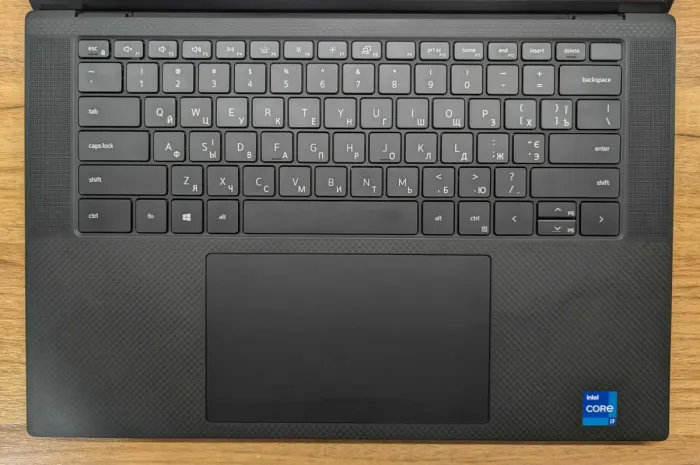 Мобільна робоча станція Dell Precision 5560 / 15,6" (1920x1080) IPS / Intel Core i7-11850H (8 (16) ядер по 2,5 - 4,8 ГГц) / 32 ГБ DDR4 / 512 ГБ SSD / nVidia Quadro T1200, 4 ГБ GDDR6, 128-біт / WebCam / TouchID / Windows 10 б/в - зображення 3