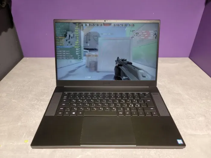 Ігровий ноутбук Razer Blade 15 RZ09-02887N91 / 15.6" (1920x1080) IPS / Intel Core i7-8750H (6 (12) ядер по 2.2 - 4.1 GHz) / 32 GB DDR4 / 1000 GB SSD / nVidia GeForce RTX 2070 Max-Q, 8 GB GDDR6, 256-bit / WebCam б/в - зображення 2