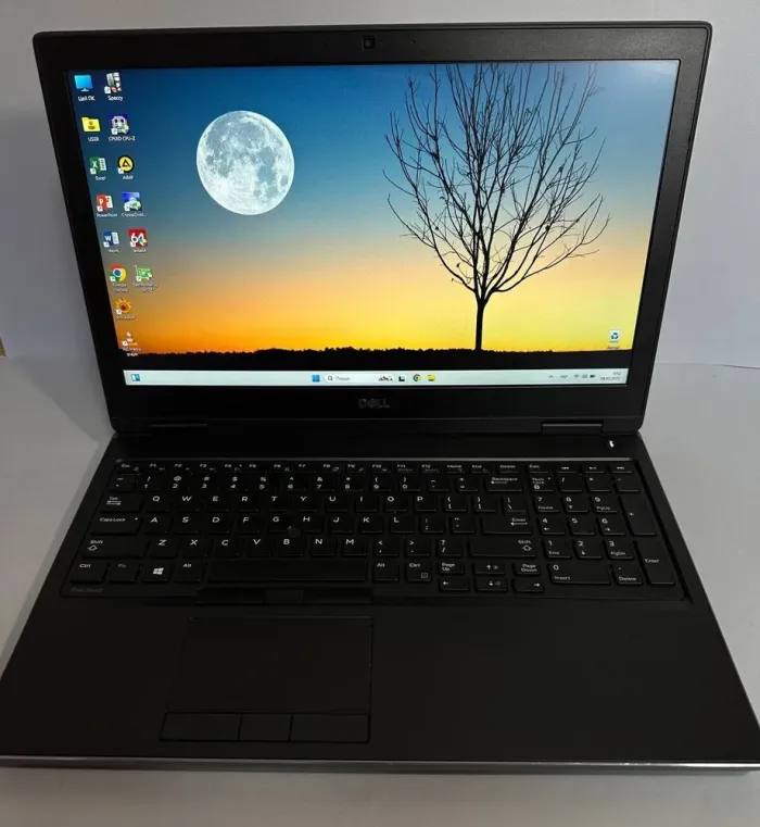 Мобільна робоча станція Dell Precision 7530 / 15.6" (1920x1080) IPS / Intel Core i7-8850H (6 (12) ядер по 2.6 - 4.3 GHz) / 32 GB DDR4 / 512 GB SSD / nVidia Quadro P2000, 4 GB GDDR5, 128-bit / WebCam / Win 11 Pro б/в - зображення 2