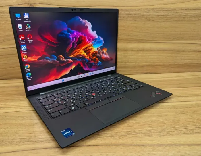 Ультрабук Lenovo ThinkPad X1 Carbon Gen11 / 14" (1920x1080) IPS Touch / Intel Core i7-1365U (10 (12) ядер по 1.3 - 5.2 GHz) / 32 GB DDR5 / 1000 GB SSD / Intel Iris Xe Graphics / WebCam / Windows 11 б/в - зображення 4