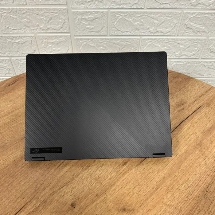 Ігровий ультрабук-трансформер Asus Rog Flow x13 GV301QE / 13.3" (1920x1080) IPS Touch / AMD Ryzen 9 5900HS (8 (16) ядер по 3.0 - 4.6 GHz) / 16 GB DDR4 / 1000 GB SSD / nVidia GeForce RTX 3050 Ti, 4 GB GDDR6, 128-bit / WebCam б/в - зображення 3