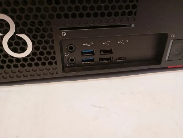 ПК Б-клас Fujitsu Esprimo D738 E85+ SFF / Intel Core i3-8100 (4 ядра по 3.6 GHz) / 8 GB DDR4 / 500 GB HDD / Intel UHD Graphics 630 б/в - зображення 6