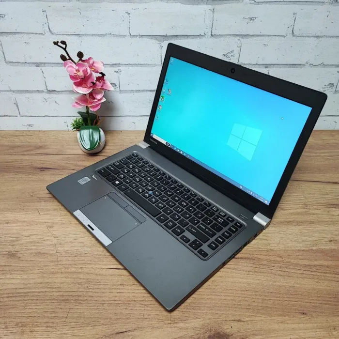 Ноутбук Toshiba Tecra Z40-A / 14" (1600x900) TN / Intel Core i5-4300U (2 (4) ядра по 1.9 - 2.9 GHz) / 8 GB DDR3 / 256 GB SSD / Intel HD Graphics 4400 / WebCam / HDMI б/в - зображення 4