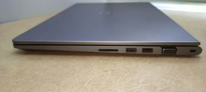 Ноутбук Б-клас Dell Vostro 5568 / 15.6" (1366x768) TN / Intel Core i7-7500U (2 (4) ядра по 2.7 - 3.5 GHz) / 16 GB DDR4 / 256 GB SSD / nVidia GeForce 940MX, 4 GB GDDR5, 64-bit / WebCam б/в - зображення 3