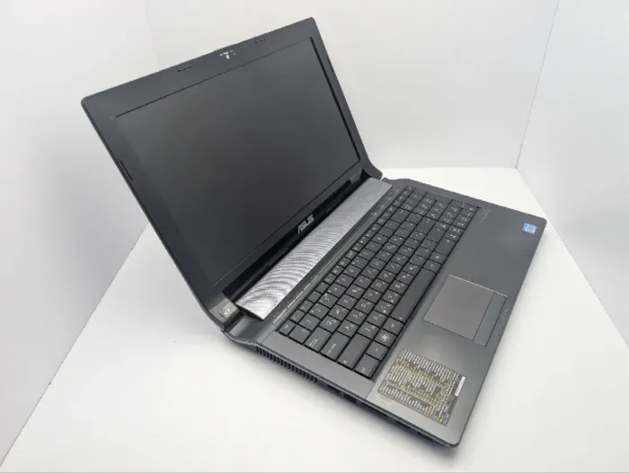 Ноутбук Asus N53S / 15.6" (1366x768) TN / Intel Core i3-2330M (2 (4) ядра по 2.2 GHz) / 8 GB DDR3 / 320 GB HDD / nVidia GeForce GT 540M, 1 GB GDDR3, 128-bit / WebCam / DVD-ROM б/в - зображення 6