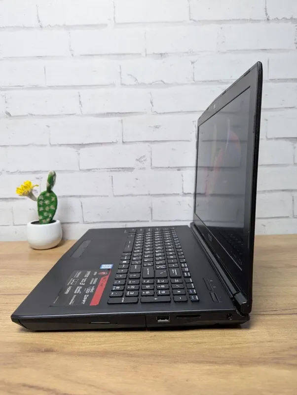 Ігровий ноутбук Б-клас MSI GP62 6QE MS-16J5 / 15.6" (1920x1080) TN / Intel Core i7-6700HQ (4 (8) ядра по 2.6 - 3.5 GHz) / 16 GB DDR4 / 256 GB SSD + 1000 GB HDD / nVidia GeForce GTX 960M, 4 GB GDDR5, 128-bit / WebCam / DVD-ROM б/в - зображення 6