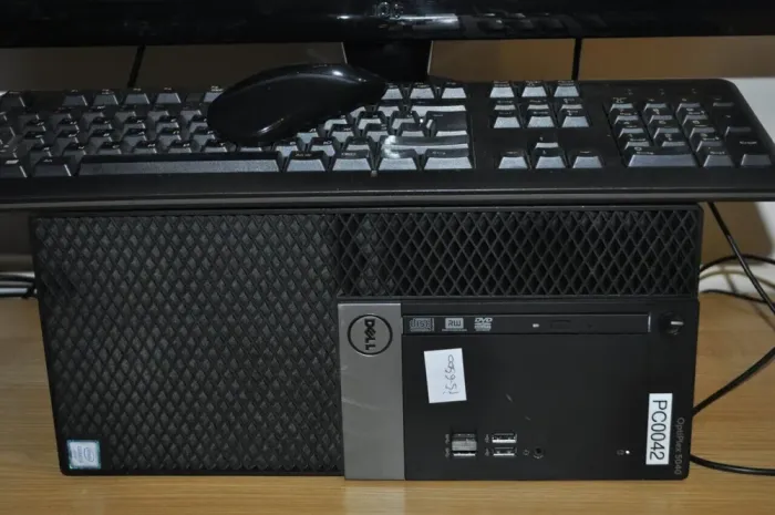 Комплект ПК: Dell OptiPlex 5040 Tower / Intel Core i5-6500 (4 ядра по 3.2 - 3.6 GHz) / 16 GB DDR3 / 1000 GB SSD / Intel HD Graphics 530 + Монітор Б-клас 22" (1680x1050) TN / VGA, DVI / Різні бренди + Клавітура, мишка, кабелі, Windows 11 Pro б/в - зображення 8