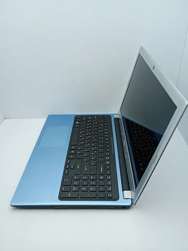 Ноутбук Acer V5-571G / 15.6" (1366x768) TN / Intel Core i3-2367M (2 (4) ядра по 1.4 GHz) / 6 GB DDR3 / 500 GB HDD / nVidia GeForce GT 620M, 1 GB DDR3, 64-bit / WebCam б/в - зображення 6