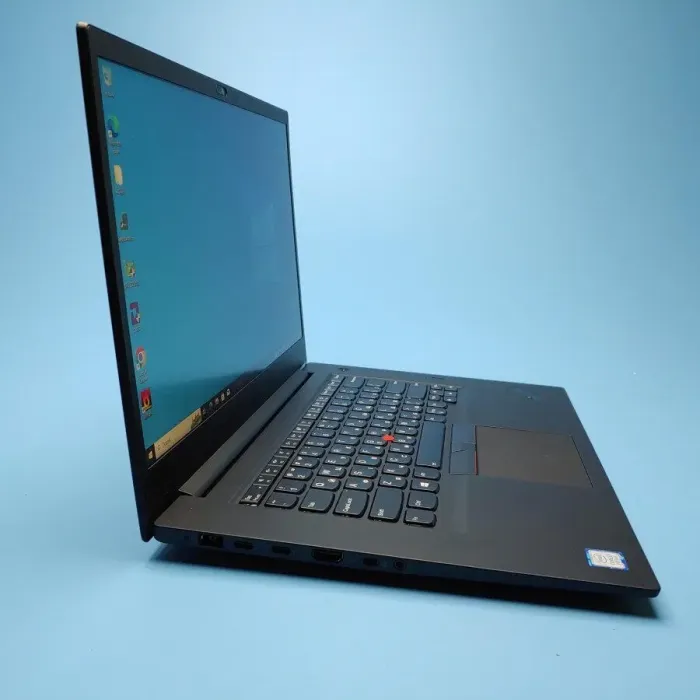 Мобільна робоча станція Lenovo ThinkPad P1 / 15.6" (1920x1080) IPS / Intel Core i7-8750H (6 (12) ядер по 2.2 - 4.1 GHz) / 8 GB DDR4 / 256 GB SSD / nVidia Quadro P1000, 4 GB DDR5, 128-bit / WebCam / Win 10 Pro б/в - зображення 4