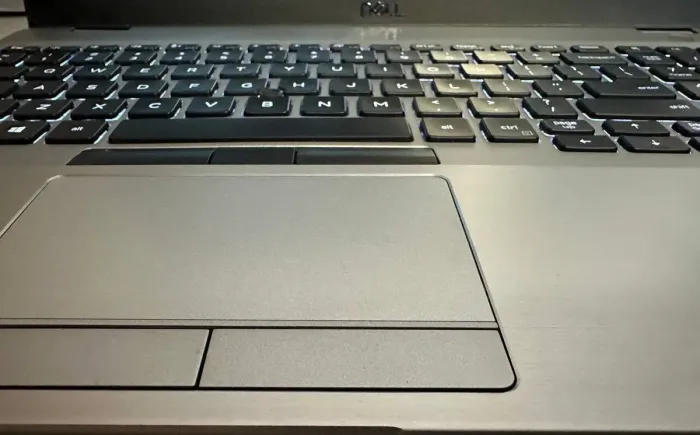 Ноутбук Dell Latitude 5510 / 15.6" (1920x1080) IPS / Intel Core i7-10610U (4 (8) ядра по 1.8 - 4.9 GHz) / 16 GB DDR4 / 256 GB SSD / Intel UHD Graphics / WebCam б/в - зображення 9