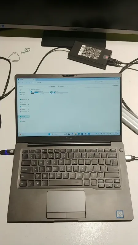 Ультрабук Б-клас Dell Latitude 7400 / 14" (1366x768) TN / Intel Core i5-8265U (4 (8) ядра по 1.6 - 3.9 GHz) / 8 GB DDR4 / 256 GB SSD M.2 / Intel UHD Graphics 620 / WebCam / USB 3.1 / HDMI / NEW АКБ / Windows 10 б/в - зображення 9