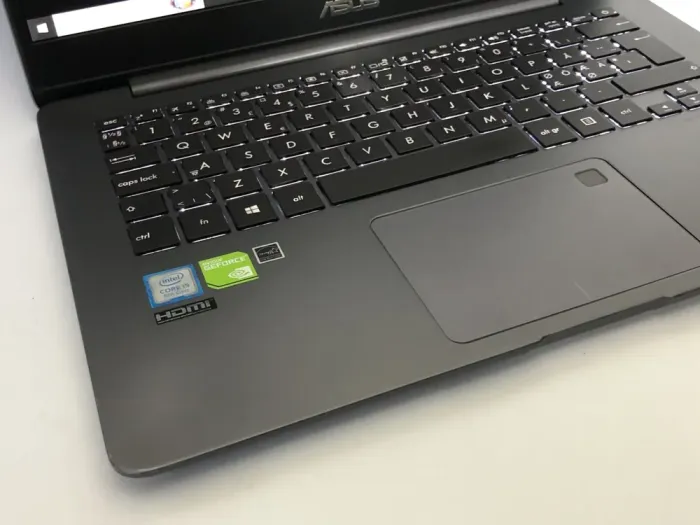 Ультрабук Б-клас Asus Zenbook UX430U / 14" (1920x1080) IPS / Intel Core i5-8250U (4 (8) ядра по 1.6 - 3.4 GHz) / 8 GB DDR4 / 256 GB SSD / nVidia GeForce MX150, 2 GB GDDR5, 64-bit / WebCam / Win 10 Home б/в - зображення 8