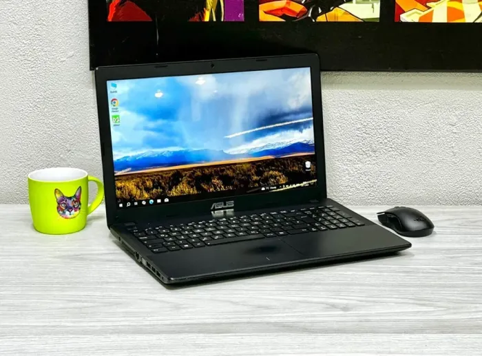 Ноутбук Б-клас Asus F551C / 15.6" (1366x768) TN / Intel Celeron 1007U (2 ядра по 1.5 GHz) / 4 GB DDR3 / 128 GB SSD / Intel HD Graphics / WebCam / Win 10 Home б/в - зображення 3