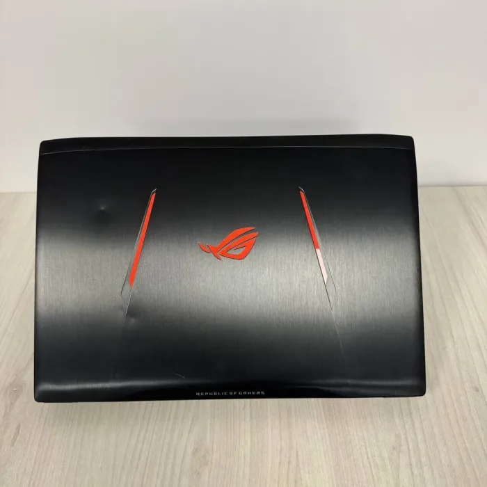 Ігровий ноутбук Б-класу Asus ROG Strix GL502VSK / 15.6" (1920x1080) IPS / Intel Core i7-7700HQ (4 (8) ядра по 2.8 - 3.8 GHz) / 16 GB DDR4 / 256 GB SSD NVMe / nVidia GeForce GTX 1070, 8 GB GDDR5, 256-bit / WebCam б/в - зображення 3