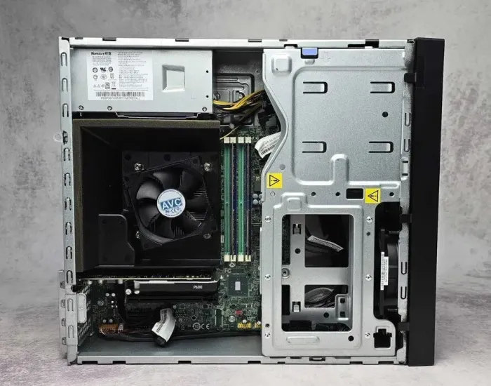 Робоча станція Lenovo ThinkStation P320 SFF / Intel Xeon E3-1245 v6 (4 (8) ядра по 3.7 - 4.1 GHz) / 32 GB DDR4 / NO HDD / nVidia Quadro P600, 2 GB GDDR5, 128-bit б/в - зображення 4