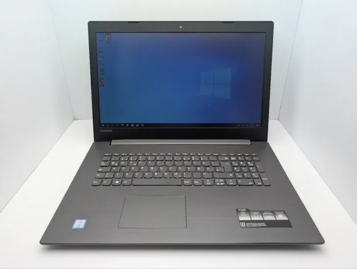 Ноутбук Lenovo V320-17 / 17.3" (1600x900) TN / Intel Core i3-7130U (2 (4) ядра по 2.7 GHz) / 8 GB DDR4 / 240 GB SSD / Intel HD Graphics 620 / WebCam / DVD-ROM б/в - зображення 2