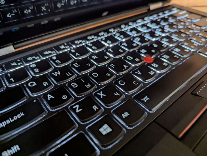 Ноутбук-трансформер Lenovo ThinkPad X1 Yoga 1st / 14" (1920x1080) IPS Touch / Intel Core i7-6600U (2 (4) ядра по 2.6 - 3.4 GHz) / 16 GB DDR3 / 512 GB SSD / Intel HD Graphics 520 / WebCam / Fingerprint / Windows 10 б/в - зображення 6