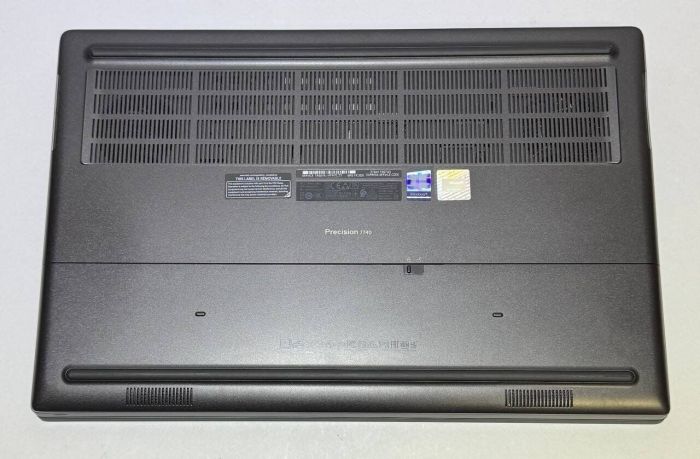 Мобільна робоча станція Dell Precision 7740 / 17,3" (1920x1080) IPS / Intel Core i7-9750H (6 (12) ядер по 2,6 - 4,5 ГГц) / 32 ГБ DDR4 / 256 ГБ SSD + 256 ГБ SSD / nVidia Quadro RTX 4000, 8 ГБ GDDR6, 256-біт / HDMI / WebCam б/в - зображення 7