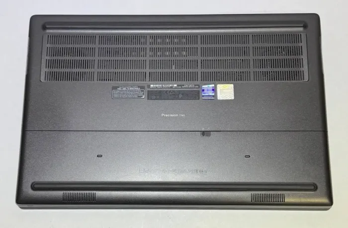 Мобільна робоча станція Dell Precision 7740 / 17,3" (1920x1080) IPS / Intel Core i7-9750H (6 (12) ядер по 2,6 - 4,5 ГГц) / 32 ГБ DDR4 / 256 ГБ SSD + 256 ГБ SSD / nVidia Quadro RTX 4000, 8 ГБ GDDR6, 256-біт / HDMI / WebCam б/в - зображення 7