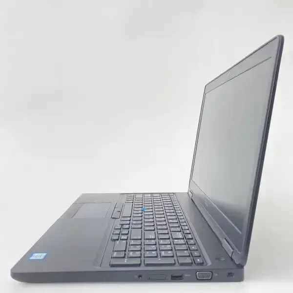 Ультрабук Б-клас Dell Latitude 5590 / 15.6" (1920x1080) IPS / Intel Core i5-8350U (4 (8) ядра по 1.7 - 3.6 GHz) / 16 GB DDR4 / 256 GB SSD / Intel UHD Graphics 620 / WebCam б/в - зображення 6